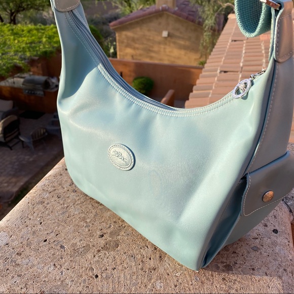 SOLD Longchamp Le Pilage Nylon and Leather Hobo Bag - Picture 4 of 13